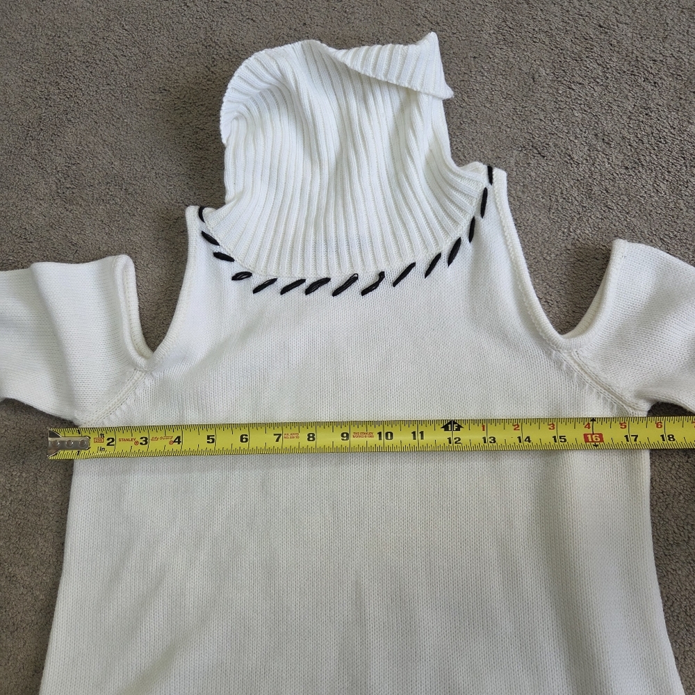 Venus Cold Shoulder Turtleneck Sweater Womens Bell Sleeves w/Fringe Ivory Size S - Picture 10 of 13